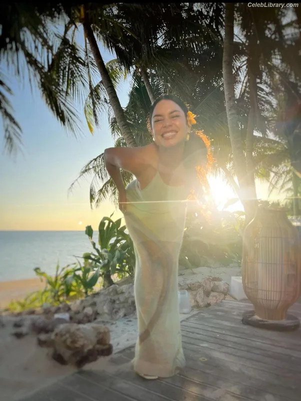 Vanessa Hudgens photo 16 of 1607