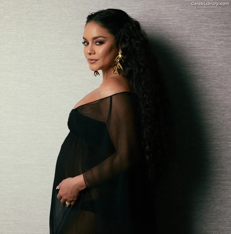 Vanessa Hudgens photo 17 of 1607