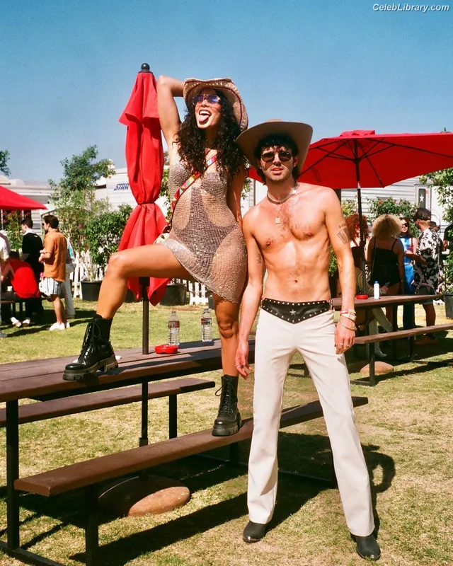 Vanessa Hudgens photo 19 of 1607