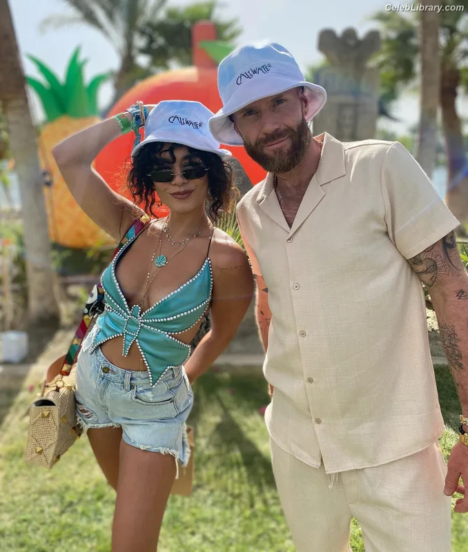 Vanessa Hudgens photo 2 of 1607