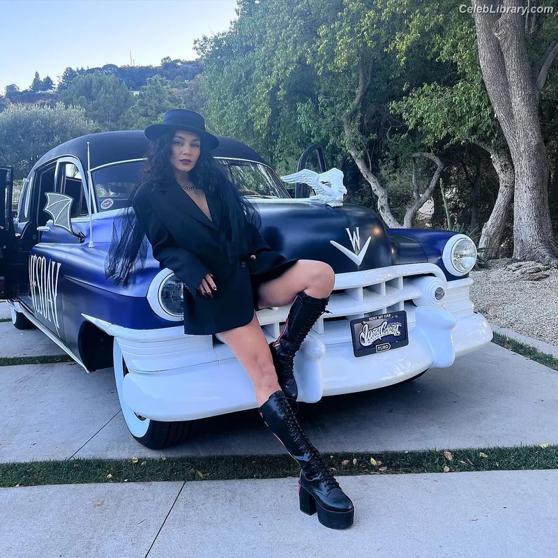 Vanessa Hudgens photo 9 of 1607