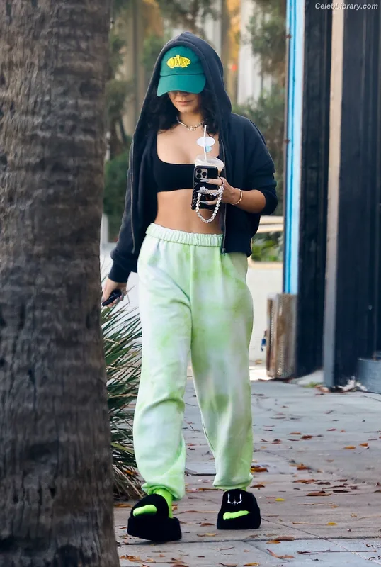 Vanessa Hudgens photo 12 of 1607