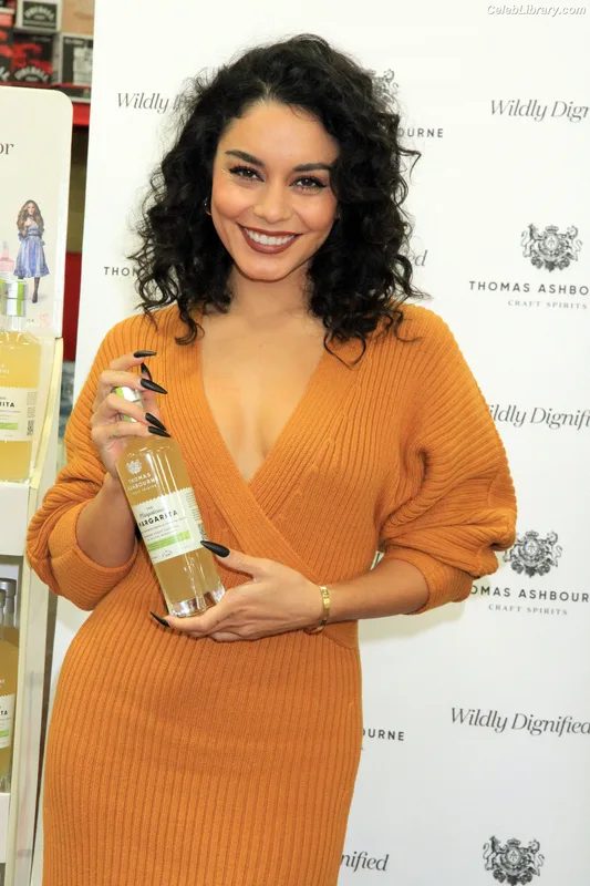 Vanessa Hudgens photo 20 of 1607
