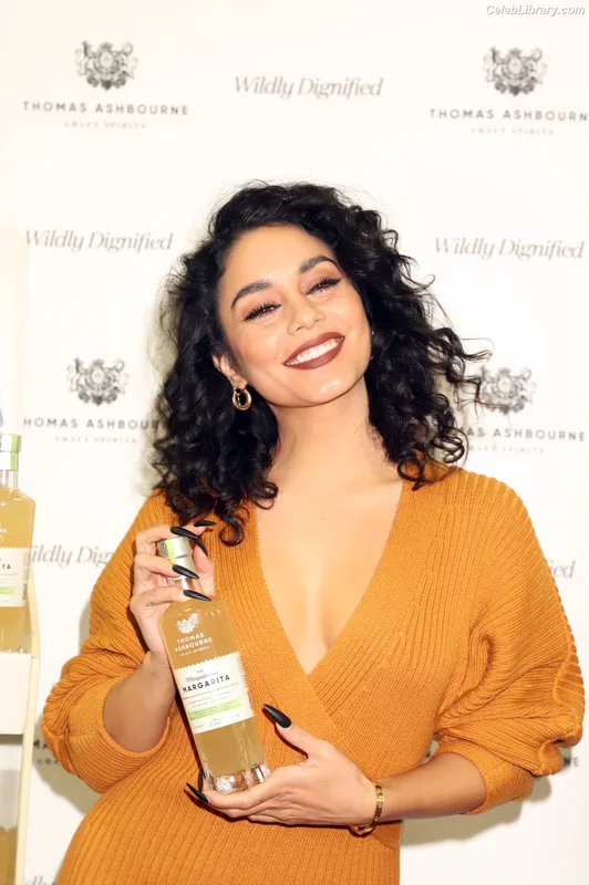 Vanessa Hudgens photo 4 of 1607