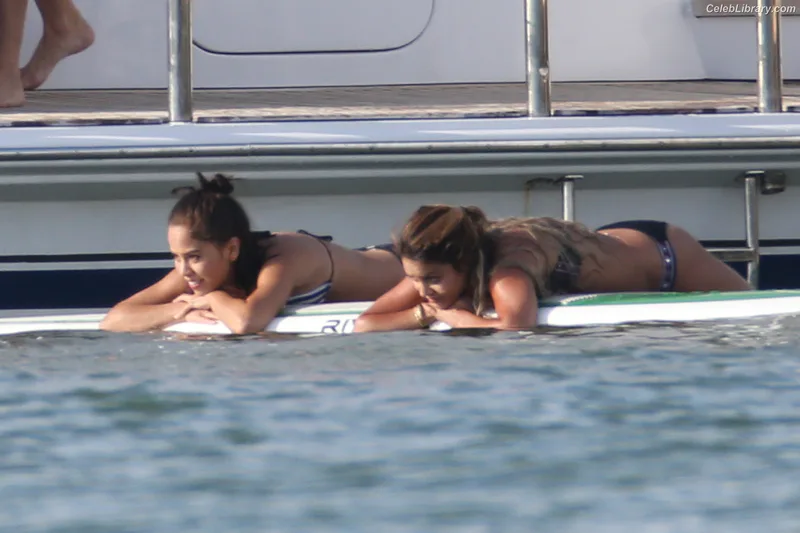 Vanessa Hudgens photo 8 of 1607
