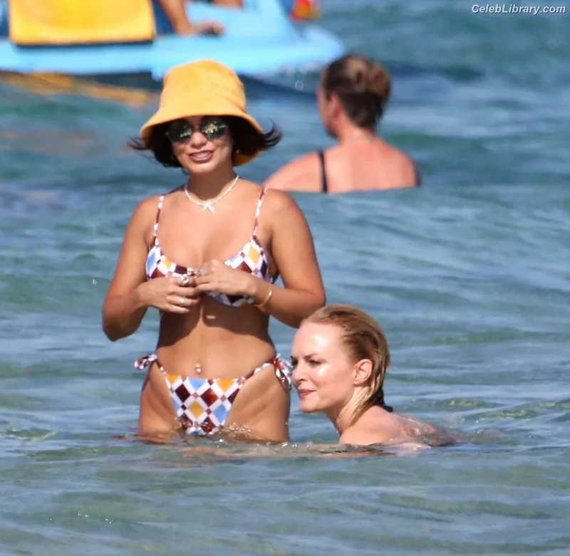 Vanessa Hudgens photo 14 of 1607