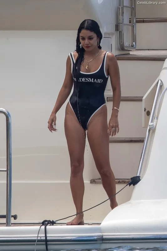Vanessa Hudgens photo 16 of 1607