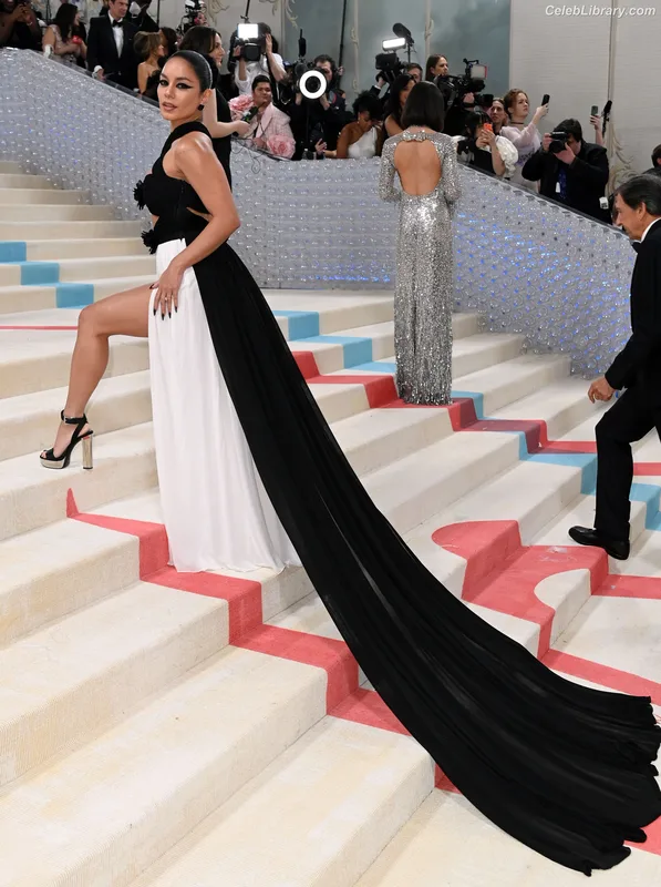 Vanessa Hudgens photo 18 of 1607