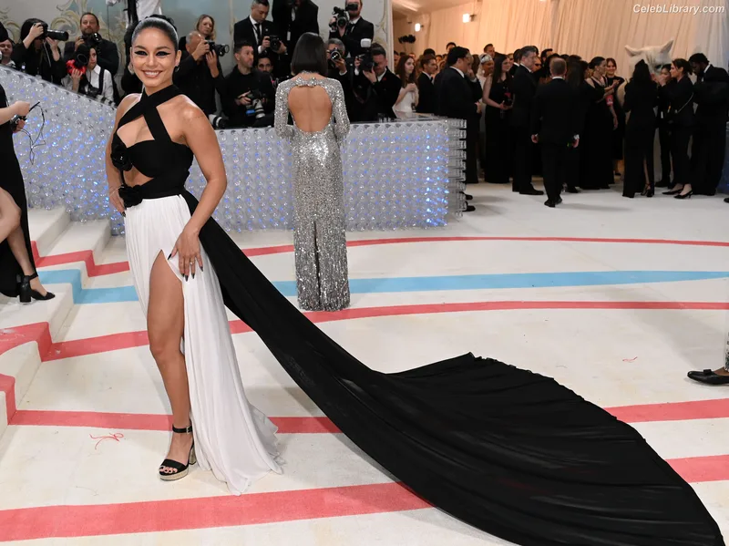 Vanessa Hudgens photo 19 of 1607