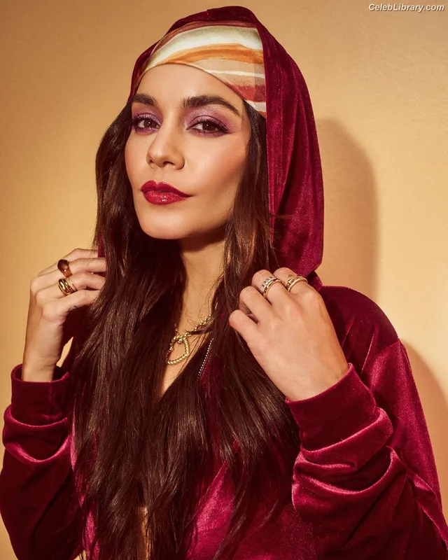 Vanessa Hudgens photo 3 of 1607