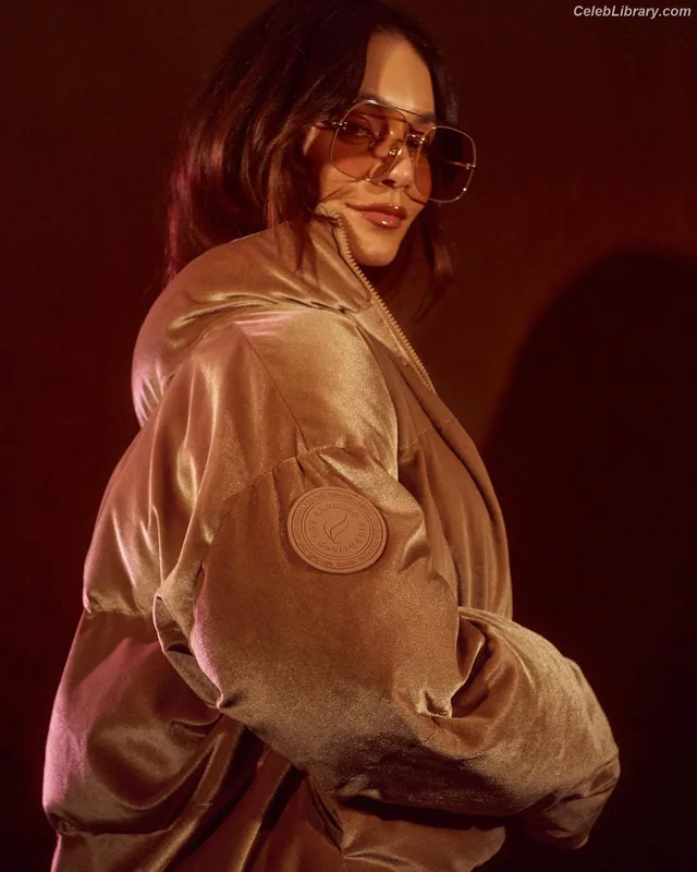 Vanessa Hudgens photo 5 of 1607