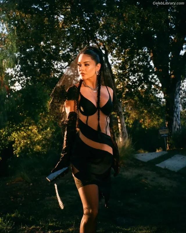 Vanessa Hudgens photo 17 of 1607