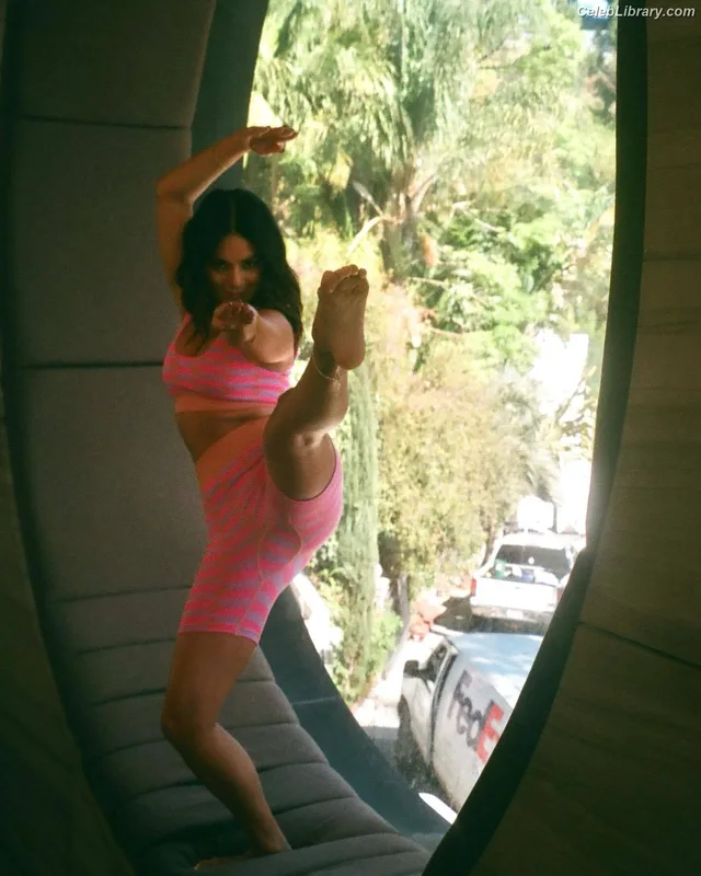 Vanessa Hudgens photo 19 of 1607