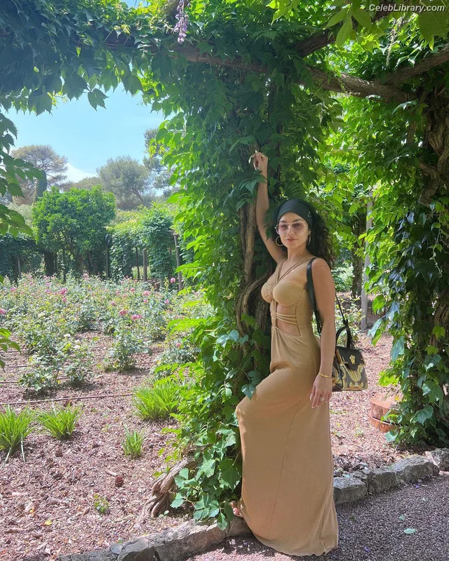 Vanessa Hudgens photo 23 of 1607