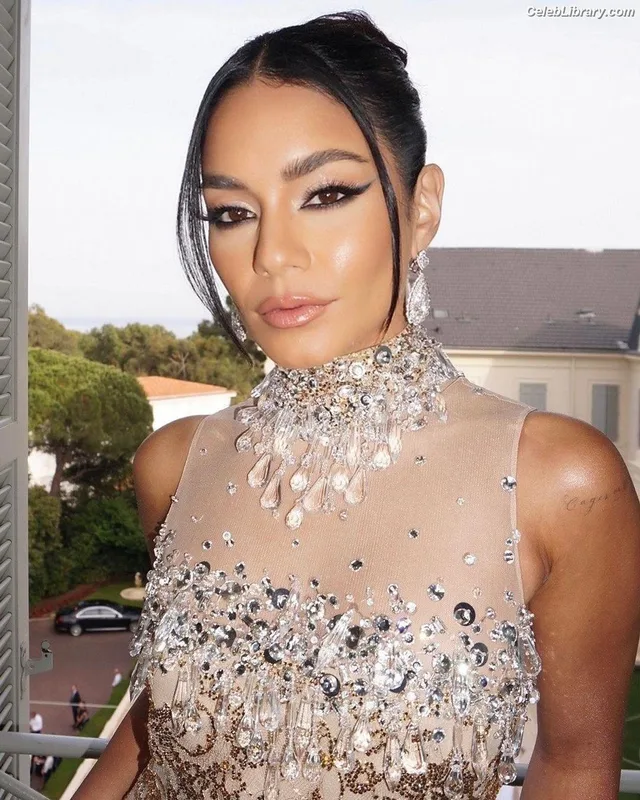 Vanessa Hudgens photo 10 of 1607