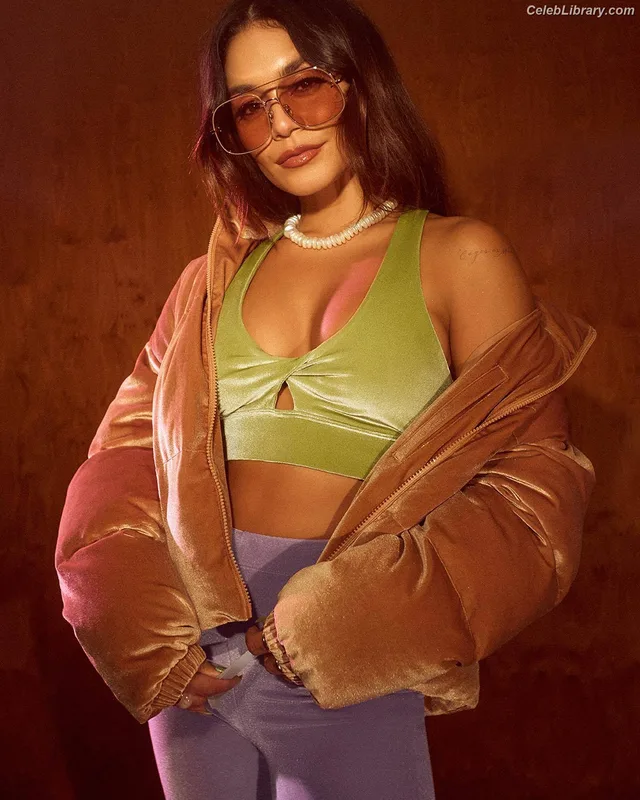 Vanessa Hudgens photo 14 of 1607