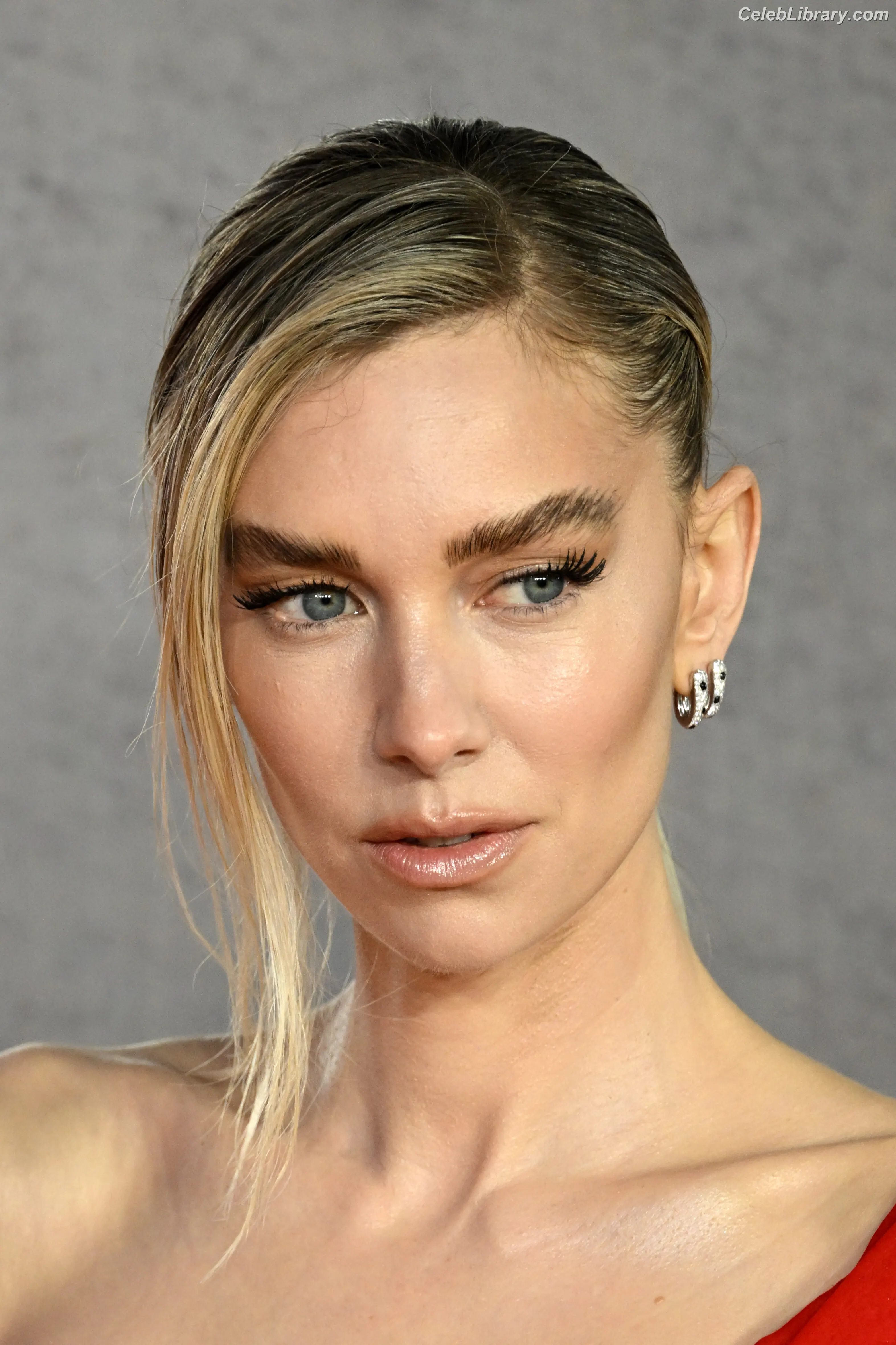 Vanessa Kirby photo 20 of 1108
