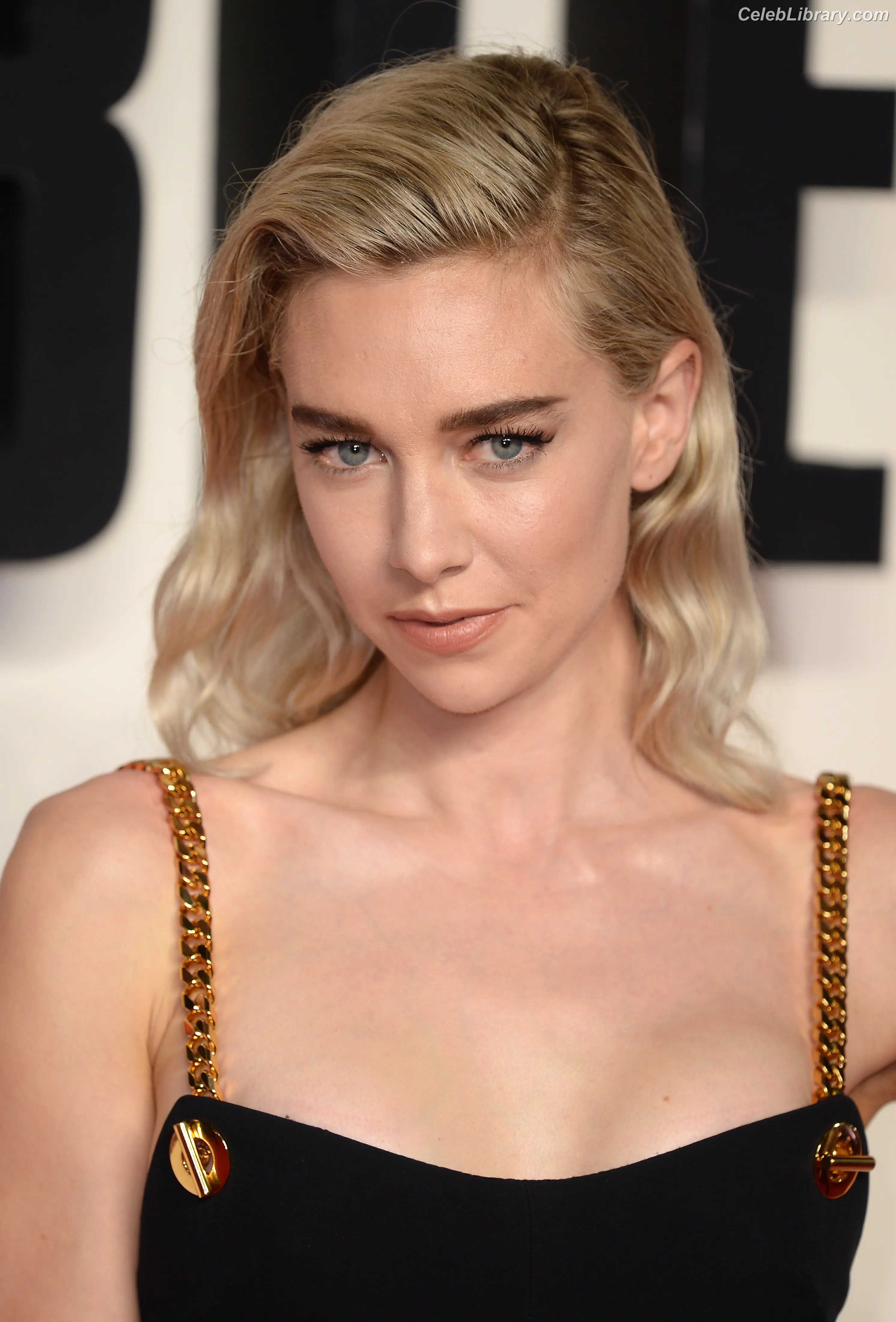 Vanessa Kirby photo 4 of 1108