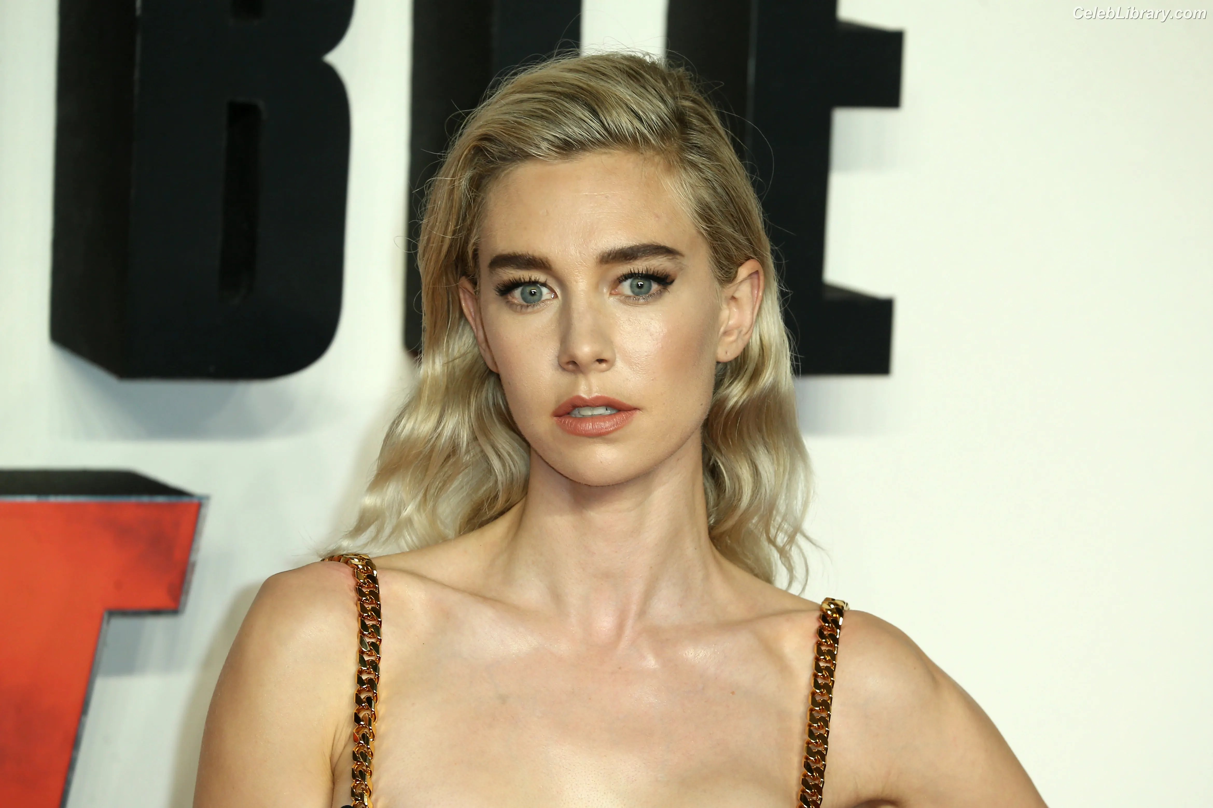 Vanessa Kirby photo 18 of 1108
