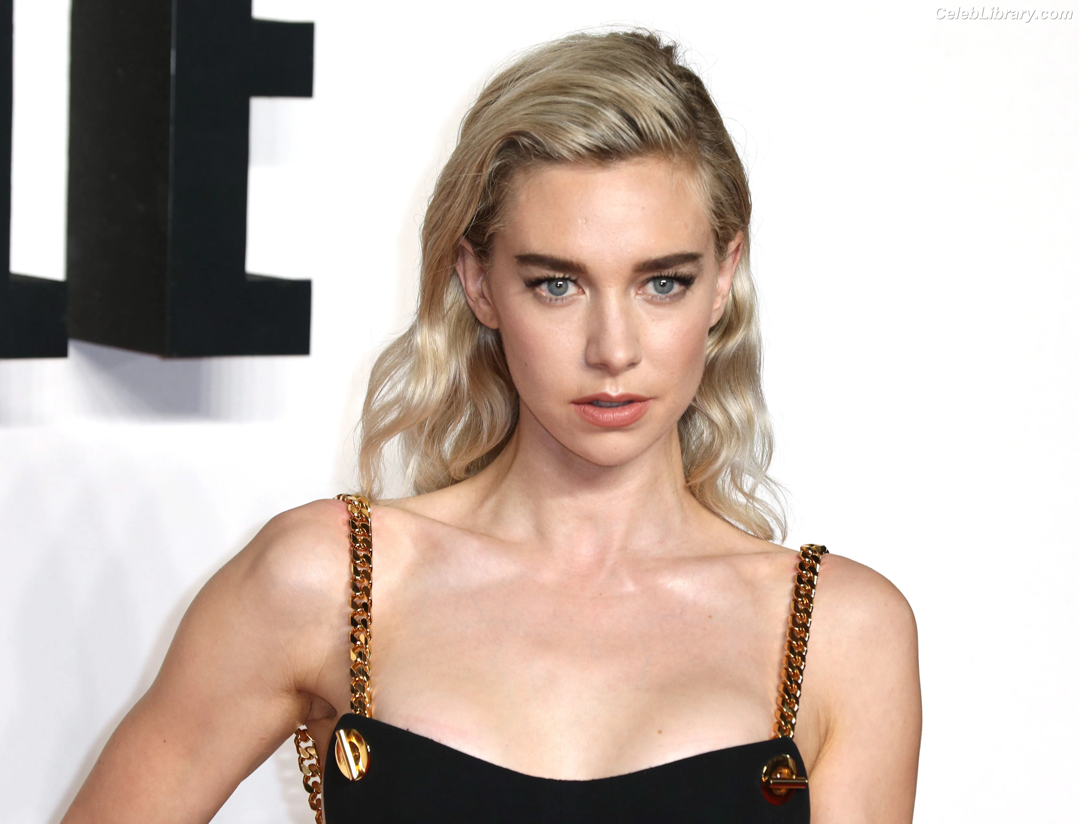 Vanessa Kirby photo 21 of 1108