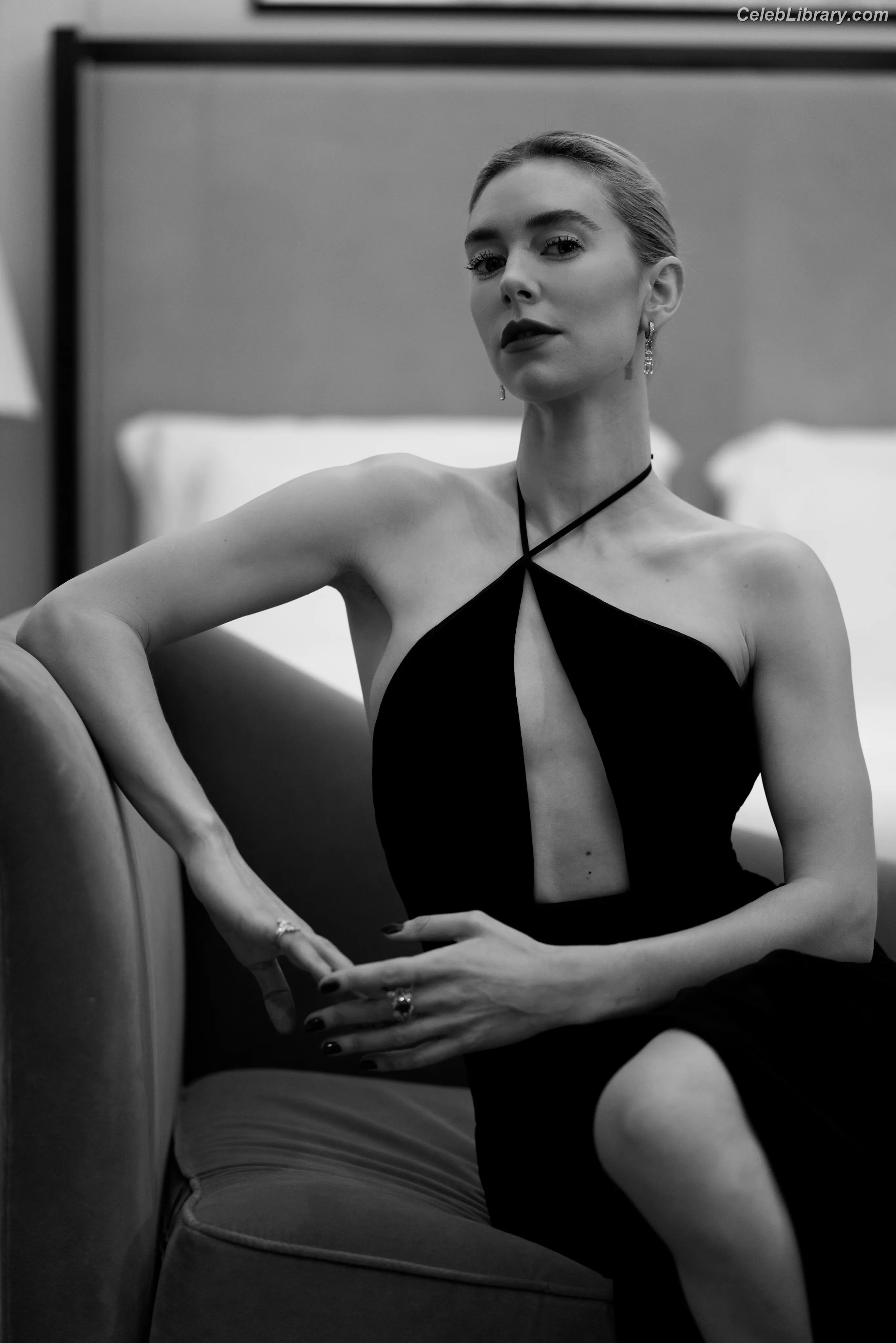 Vanessa Kirby photo 12 of 1108