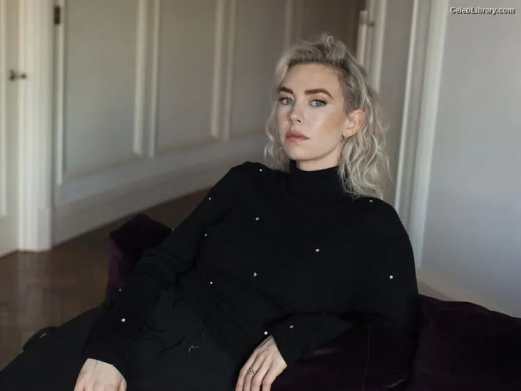 Vanessa Kirby photo 3 of 1108