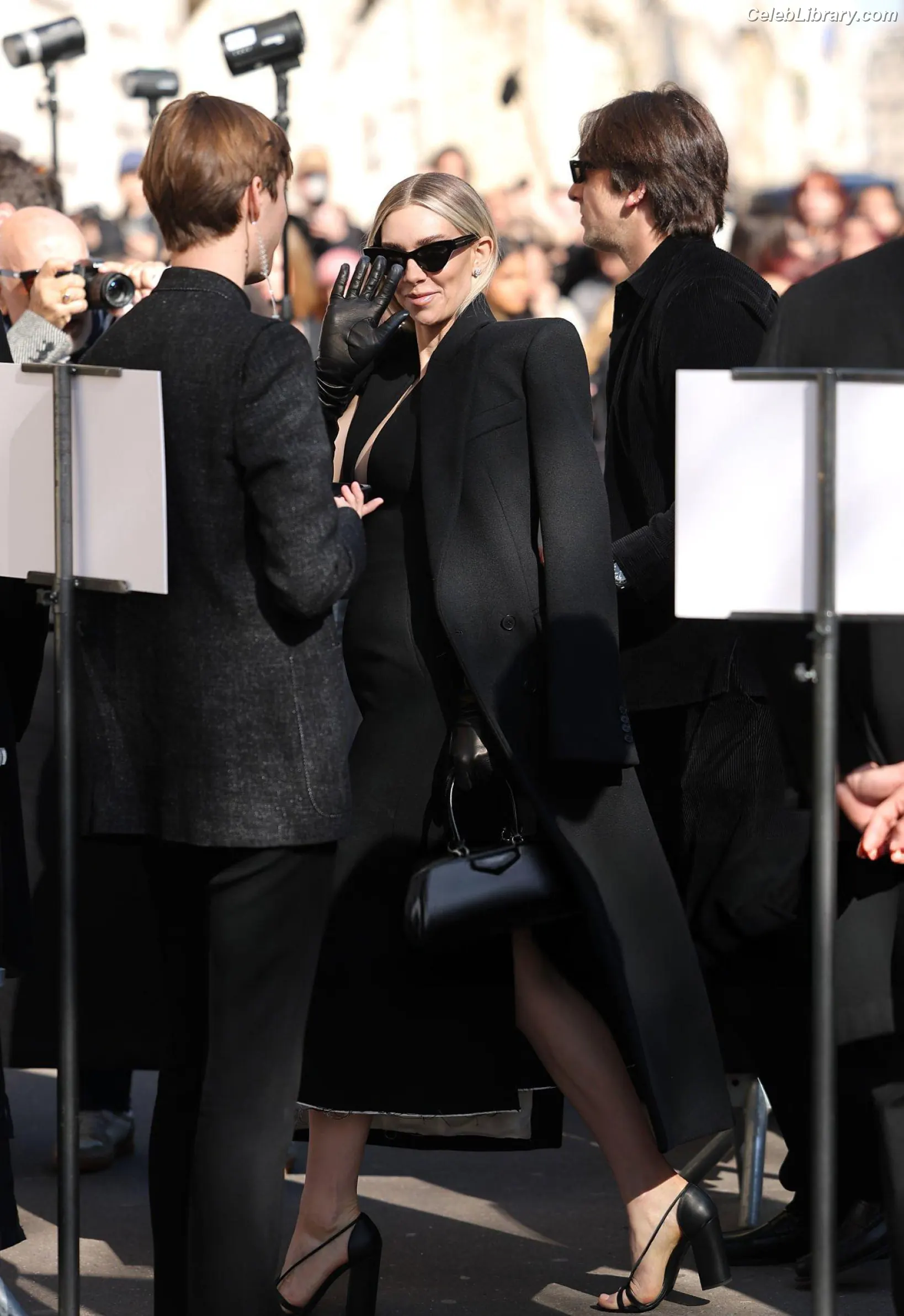 Vanessa Kirby photo 4 of 1108