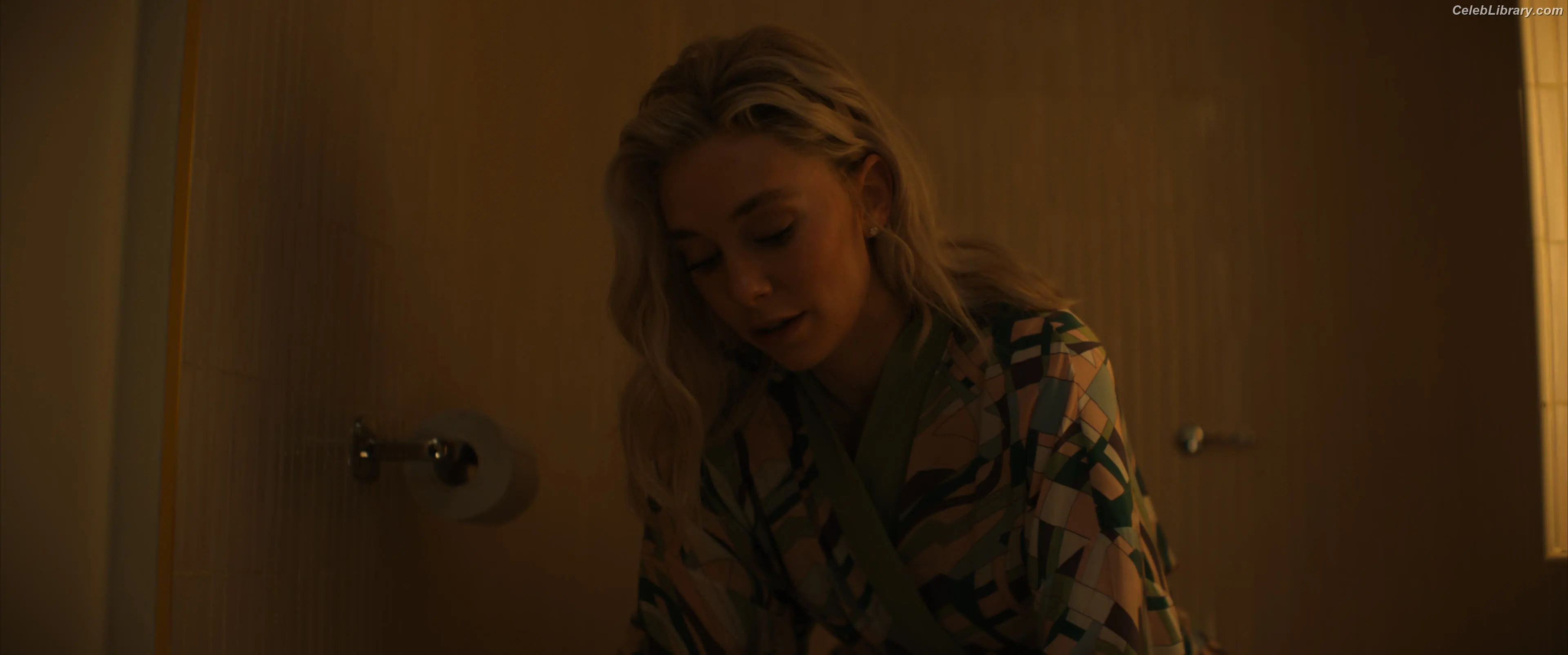 Vanessa Kirby photo 16 of 1108
