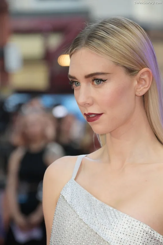 Vanessa Kirby photo 12 of 1109