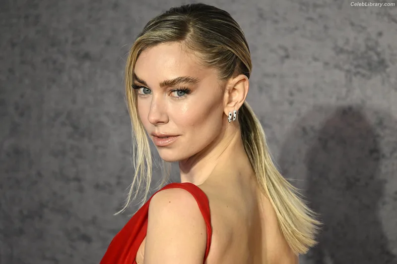 Vanessa Kirby photo 22 of 1109