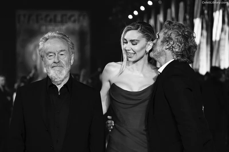 Vanessa Kirby photo 12 of 1109