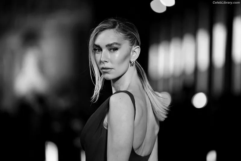 Vanessa Kirby photo 18 of 1109
