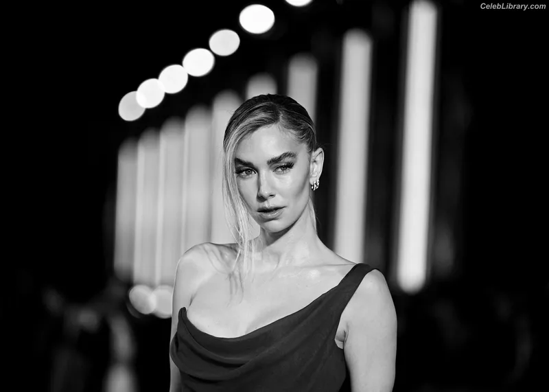 Vanessa Kirby photo 19 of 1109