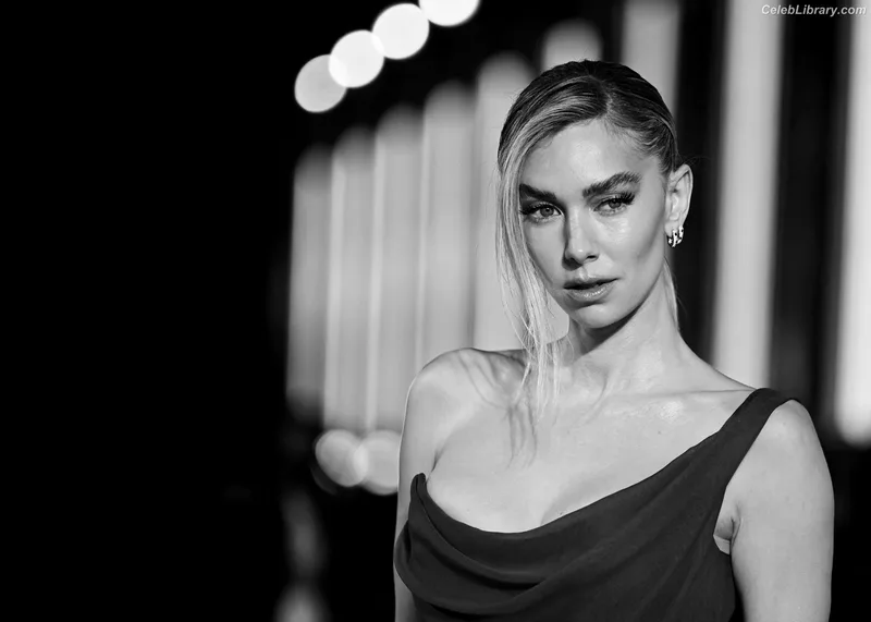 Vanessa Kirby photo 20 of 1109
