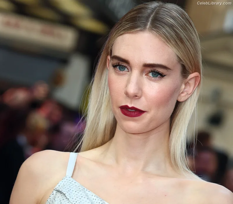 Vanessa Kirby photo 6 of 1109