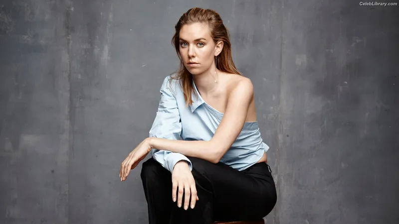 Vanessa Kirby photo 1 of 1109