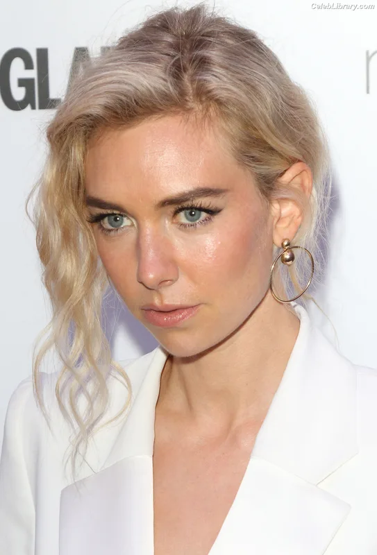 Vanessa Kirby photo 2 of 1109