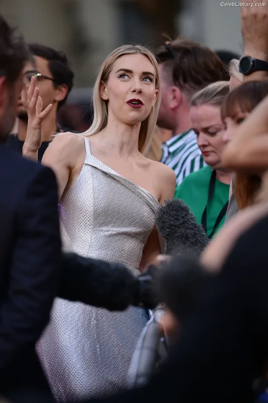 Vanessa Kirby photo 12 of 1109