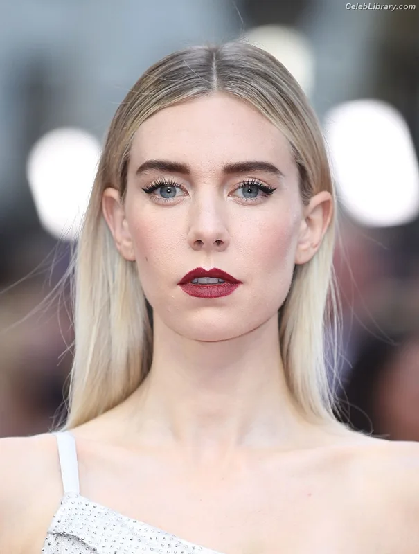 Vanessa Kirby photo 20 of 1109