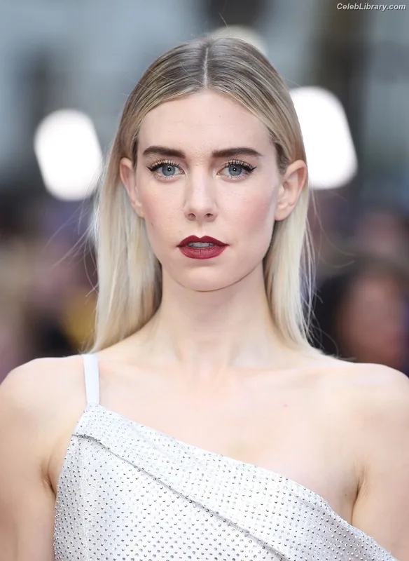 Vanessa Kirby photo 6 of 1109