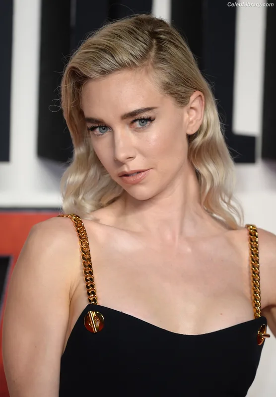 Vanessa Kirby photo 5 of 1109