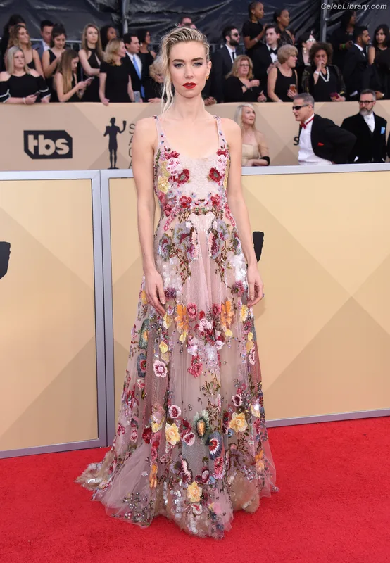Vanessa Kirby photo 4 of 1109