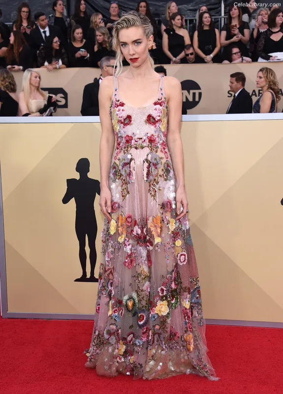 Vanessa Kirby photo 1 of 1109