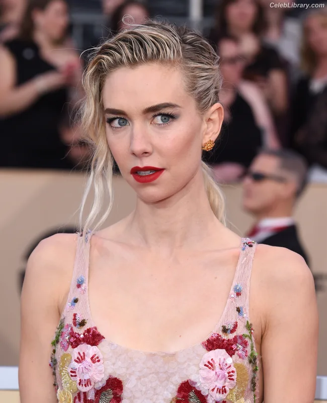Vanessa Kirby photo 2 of 1109