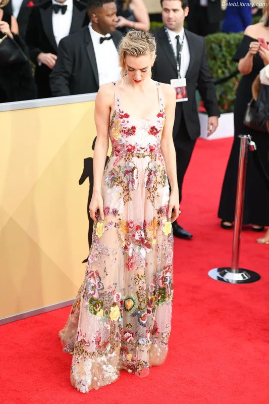 Vanessa Kirby photo 6 of 1109