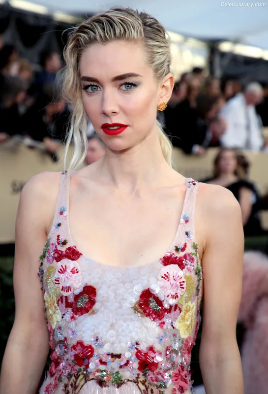 Vanessa Kirby photo 7 of 1109