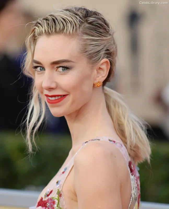 Vanessa Kirby photo 17 of 1109