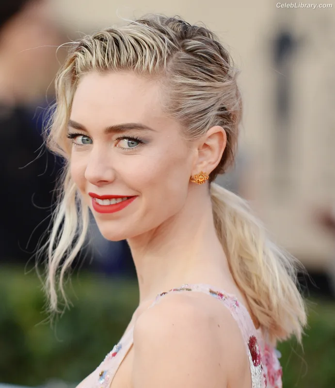 Vanessa Kirby photo 18 of 1109