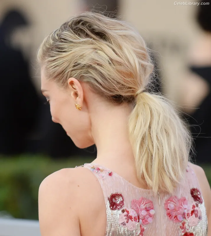 Vanessa Kirby photo 19 of 1109