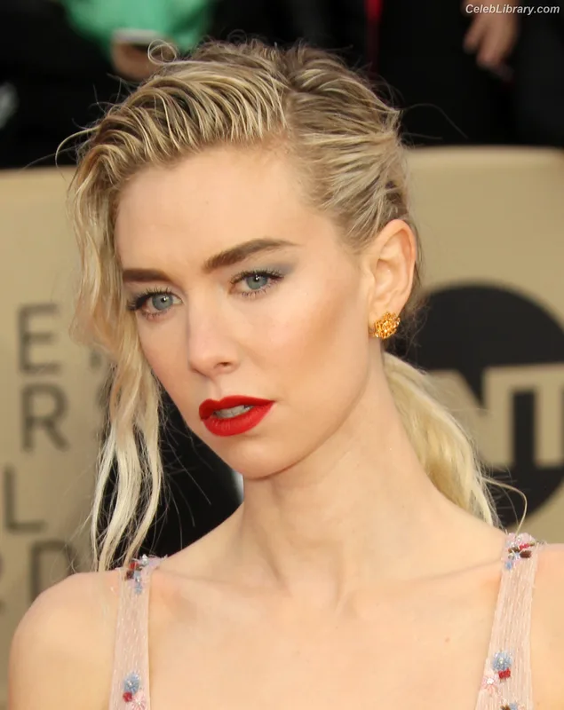 Vanessa Kirby photo 4 of 1109